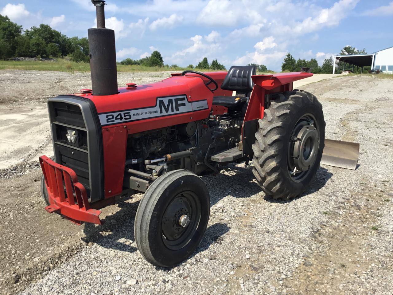 Massey Ferguson Farm  1975