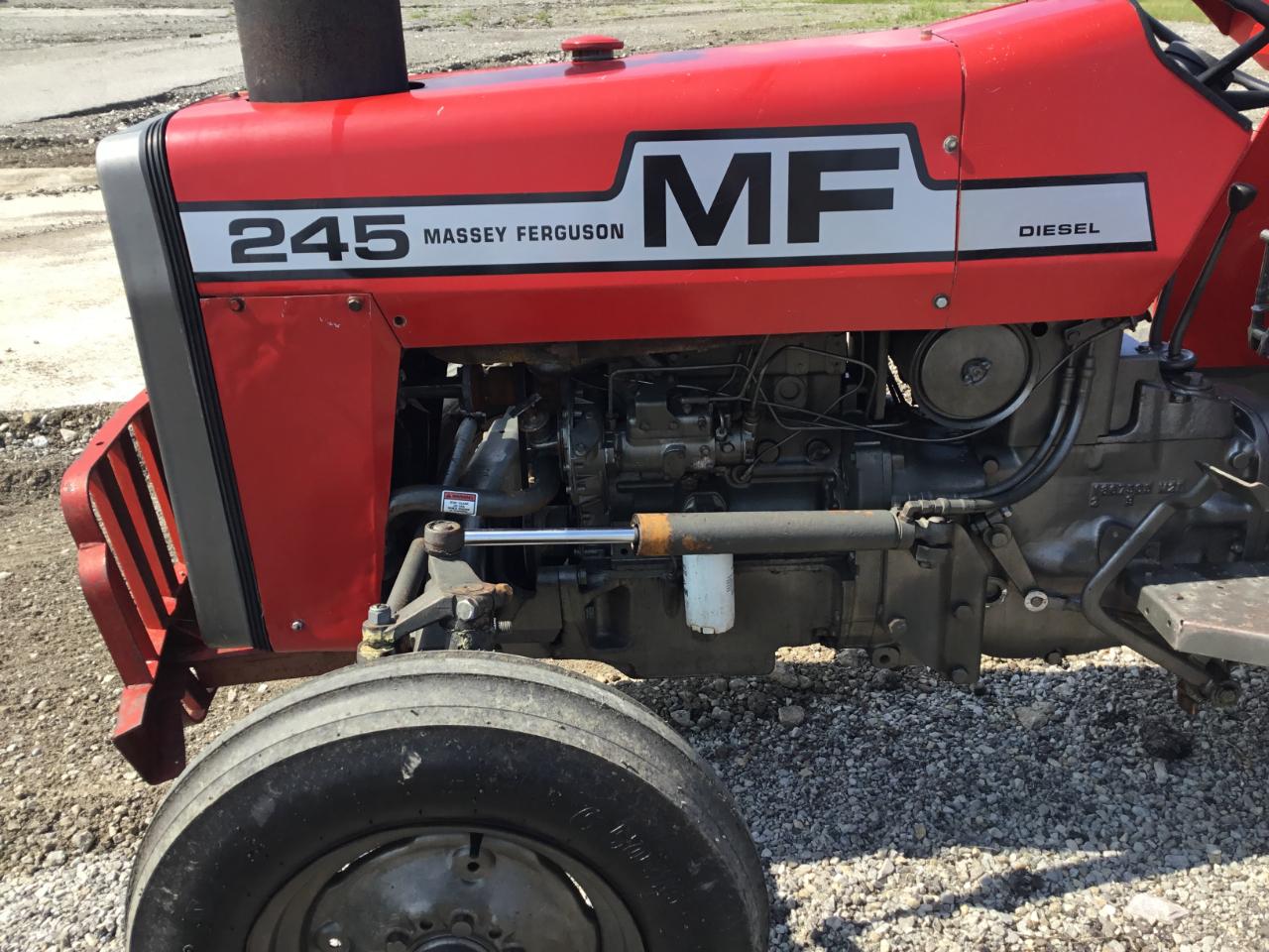 Massey Ferguson Farm  1975