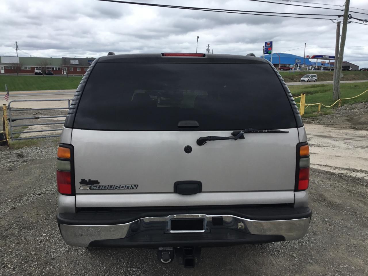 Chevrolet Suburban 1500 2WD 2006