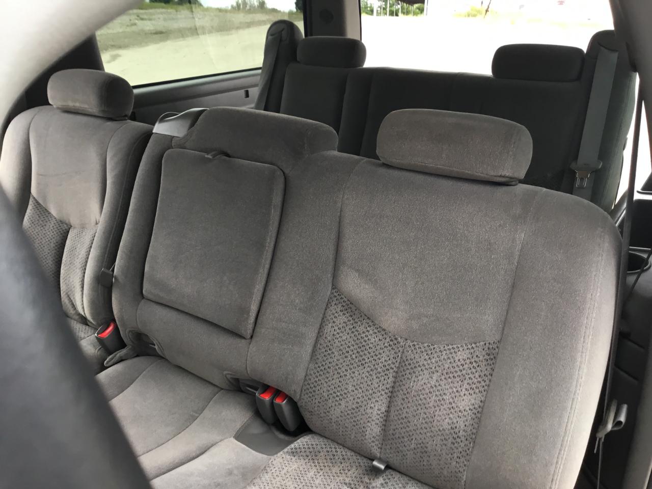 Chevrolet Suburban 1500 2WD 2006