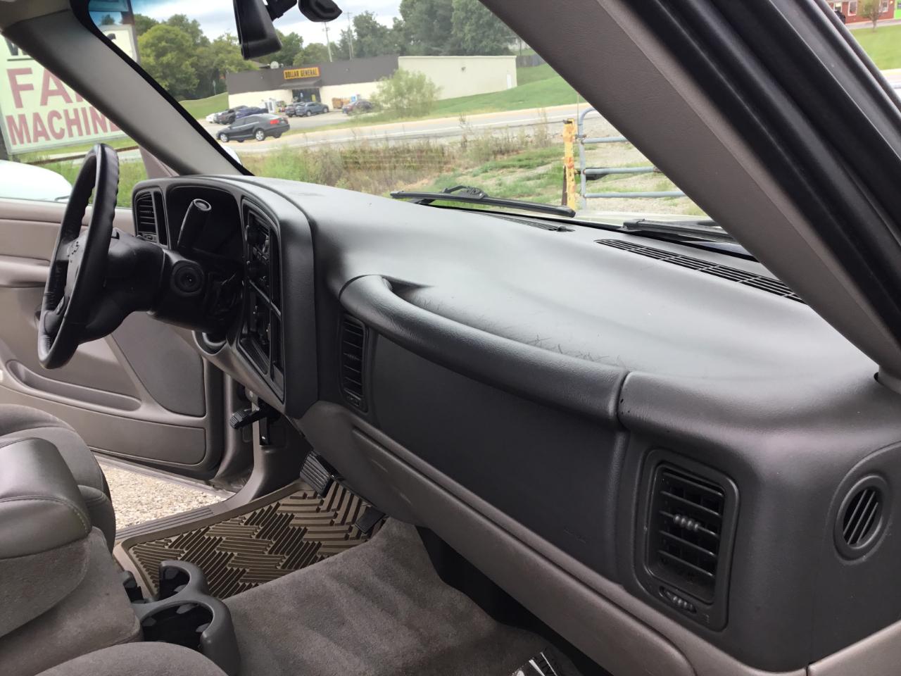 Chevrolet Suburban 1500 2WD 2006