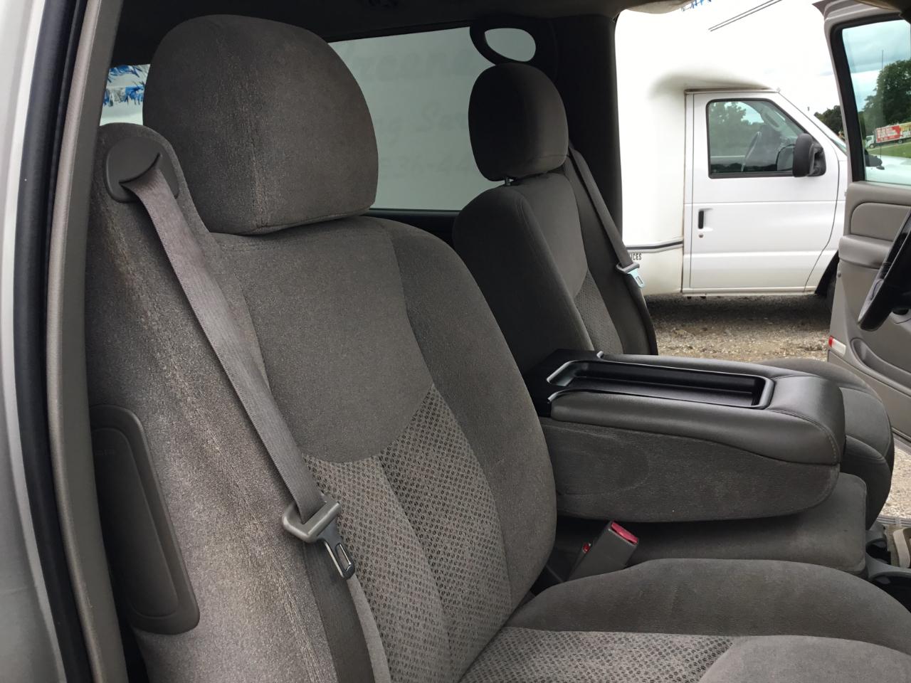 Chevrolet Suburban 1500 2WD 2006