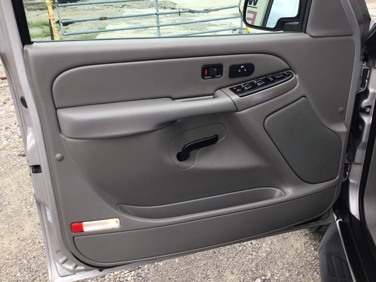 Chevrolet Suburban 1500 2WD 2006