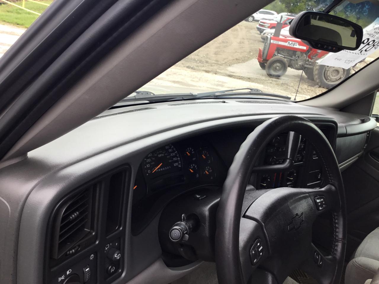 Chevrolet Suburban 1500 2WD 2006