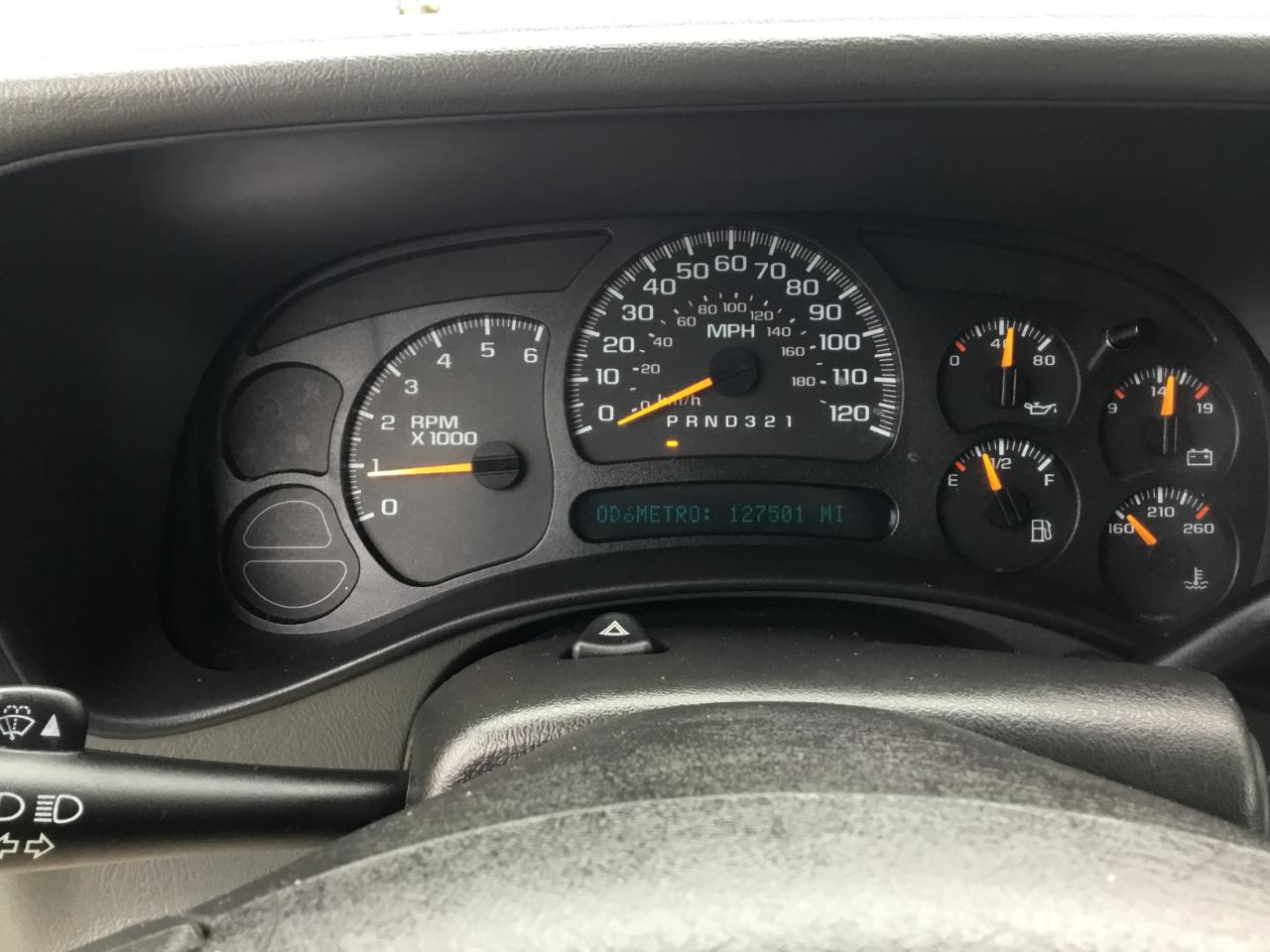 Chevrolet Suburban 1500 2WD 2006