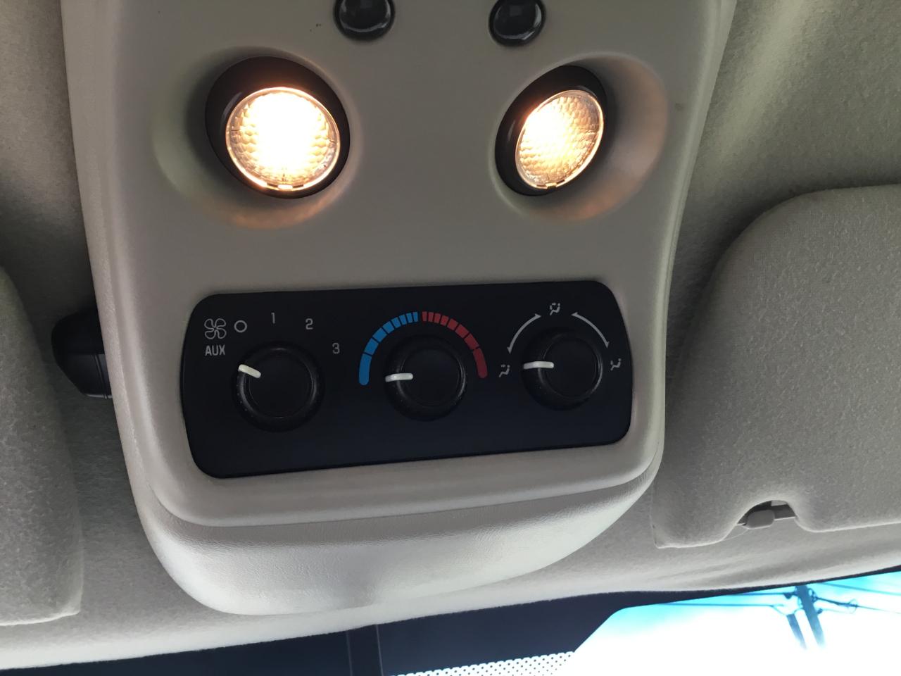 Chevrolet Suburban 1500 2WD 2006
