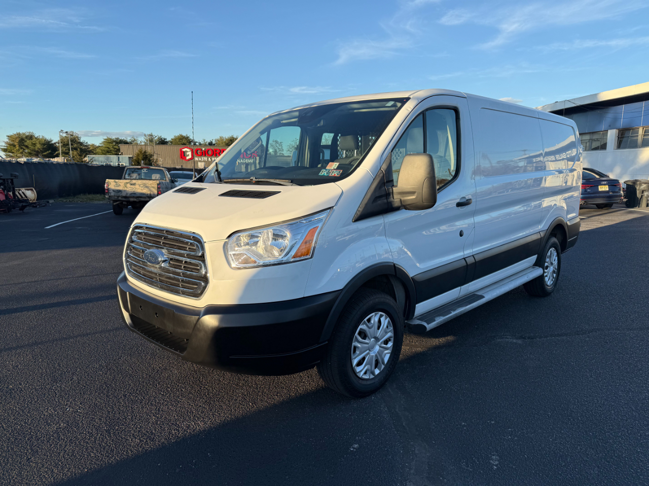2018 Ford Transit 250 Van Low Roof w/Sliding Pass. 130-in. WB
