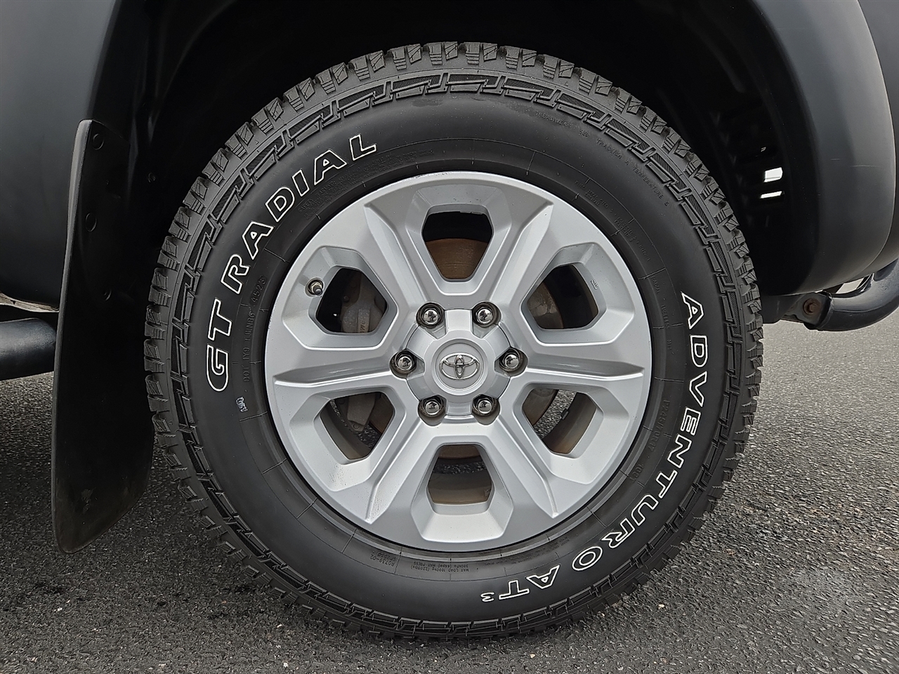 Toyota Tacoma PreRunner Double Cab Auto 2WD 2011