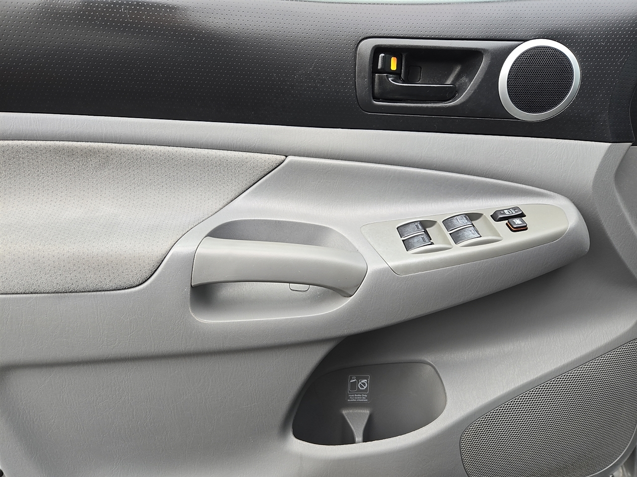 Toyota Tacoma PreRunner Double Cab Auto 2WD 2011