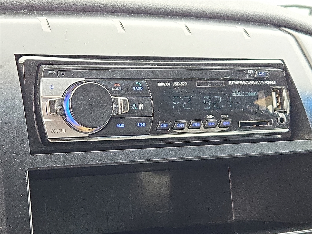 Toyota Tacoma PreRunner Double Cab Auto 2WD 2011