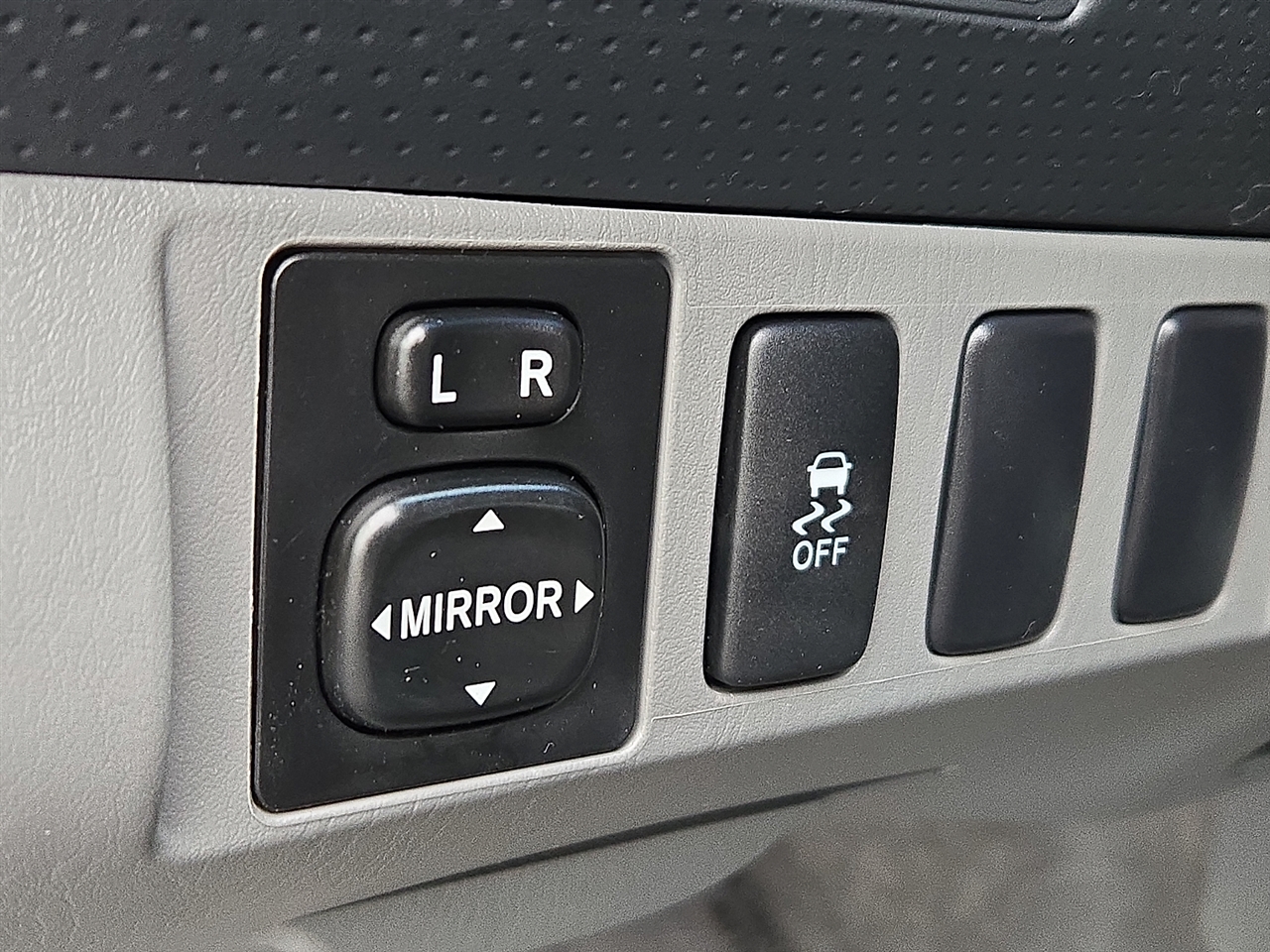 Toyota Tacoma PreRunner Double Cab Auto 2WD 2011