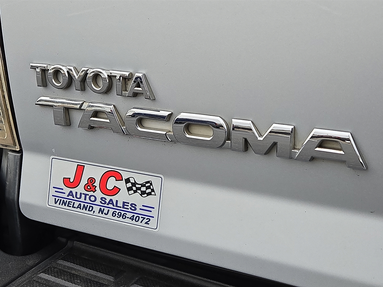 Toyota Tacoma PreRunner Double Cab Auto 2WD 2011