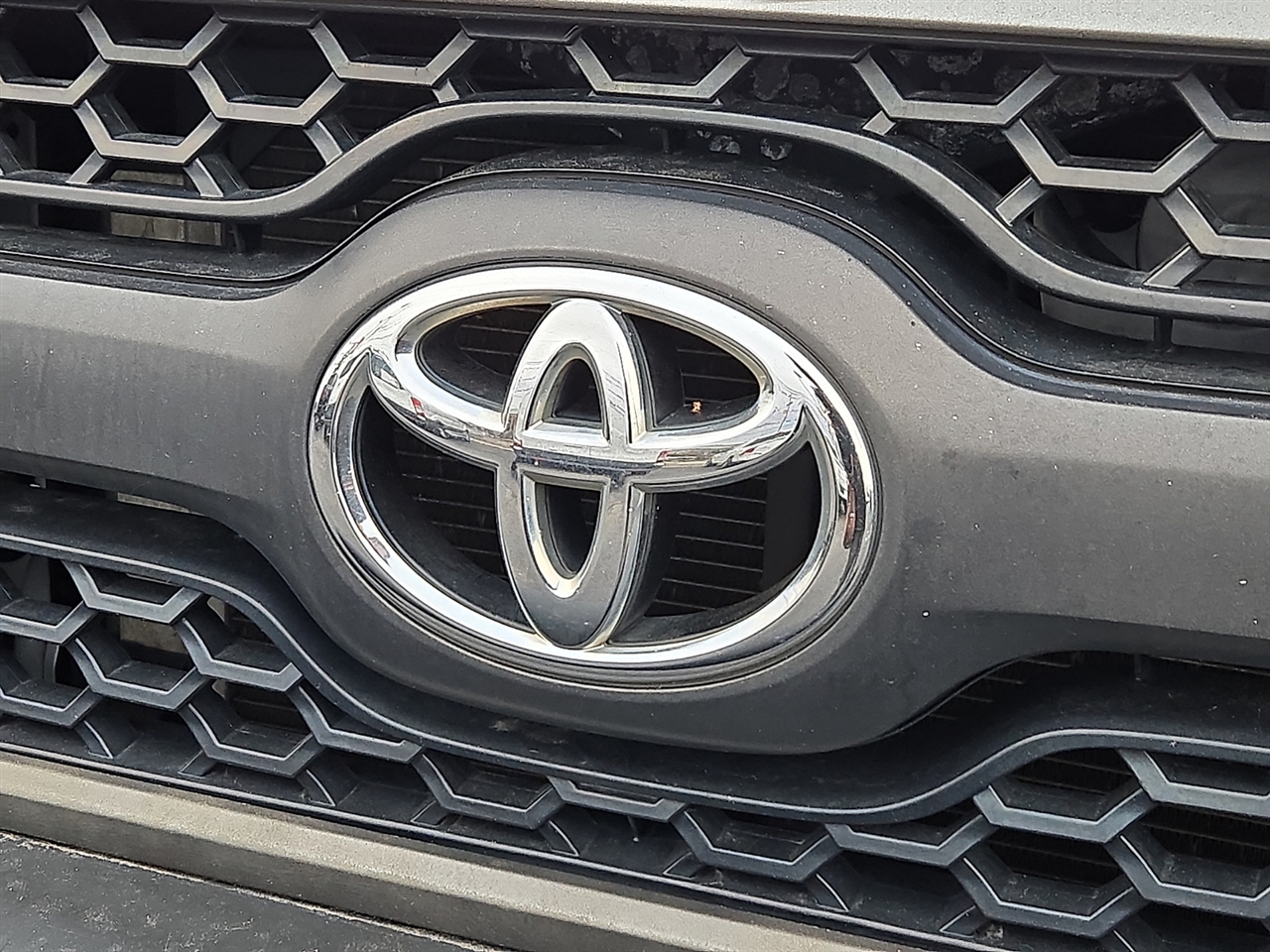 Toyota Tacoma PreRunner Double Cab Auto 2WD 2011