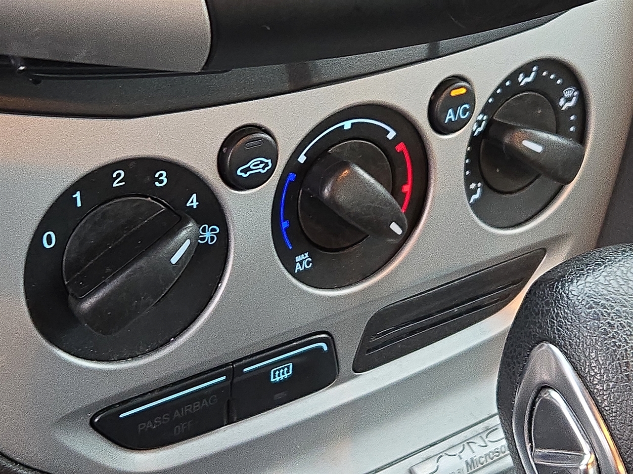 Ford Focus SE Sedan 2014