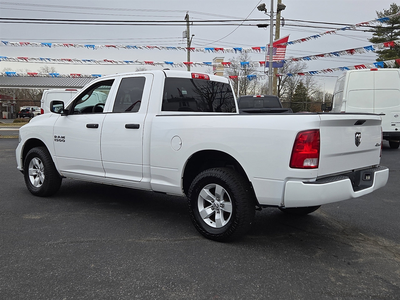 RAM 1500 Tradesman Quad Cab 4WD 2016