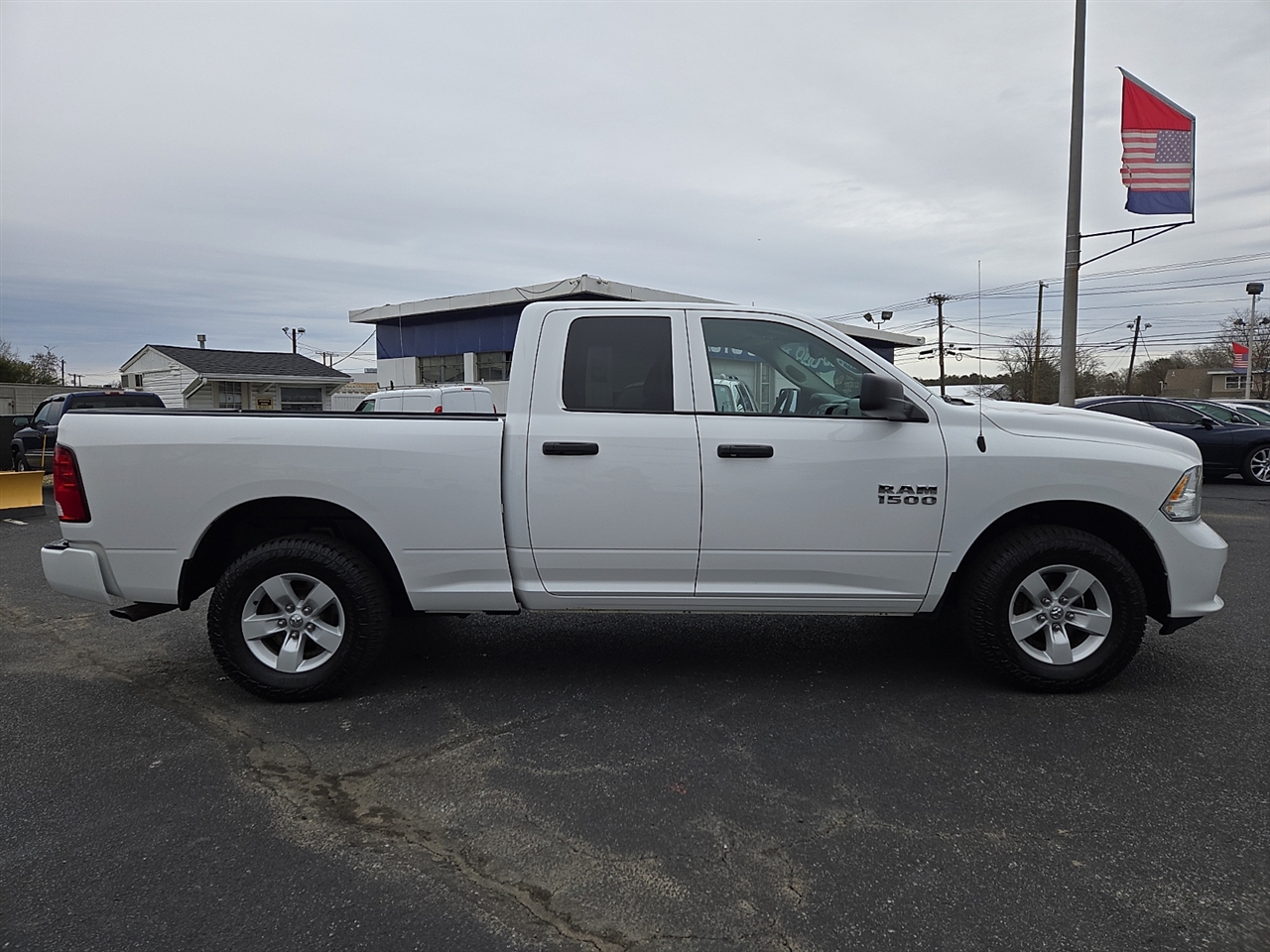 RAM 1500 Tradesman Quad Cab 4WD 2016