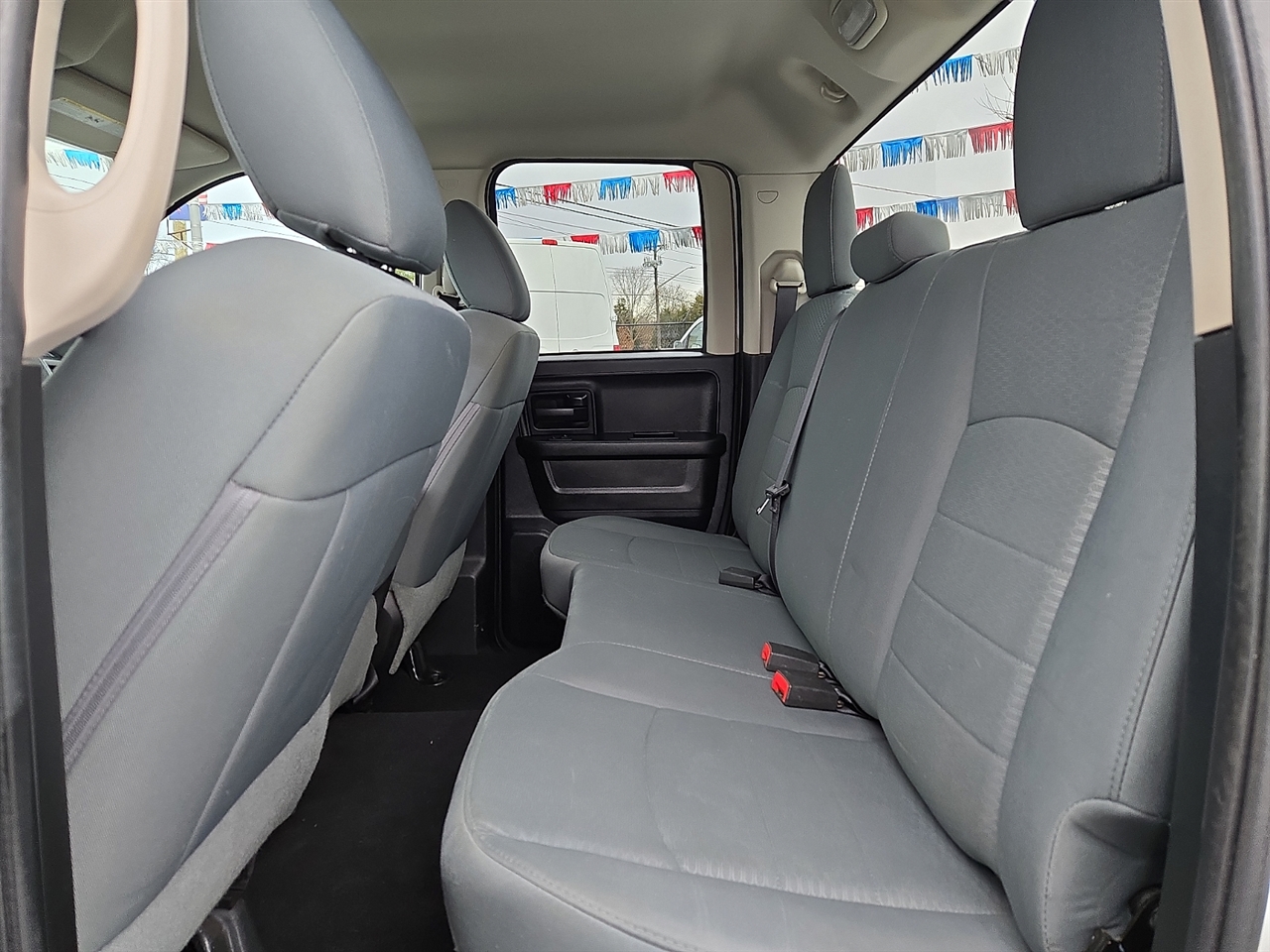 RAM 1500 Tradesman Quad Cab 4WD 2016