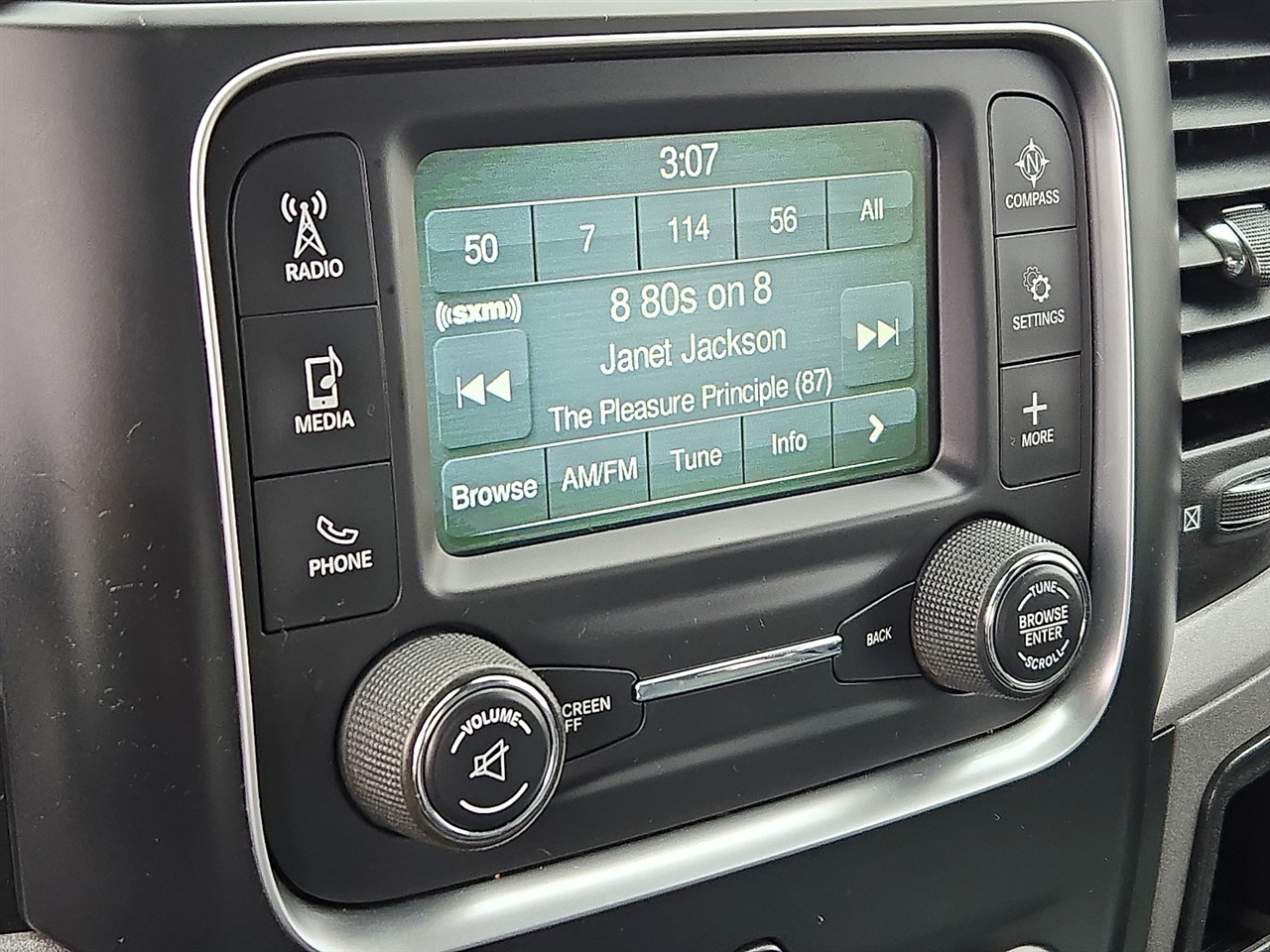 RAM 1500 Tradesman Quad Cab 4WD 2016