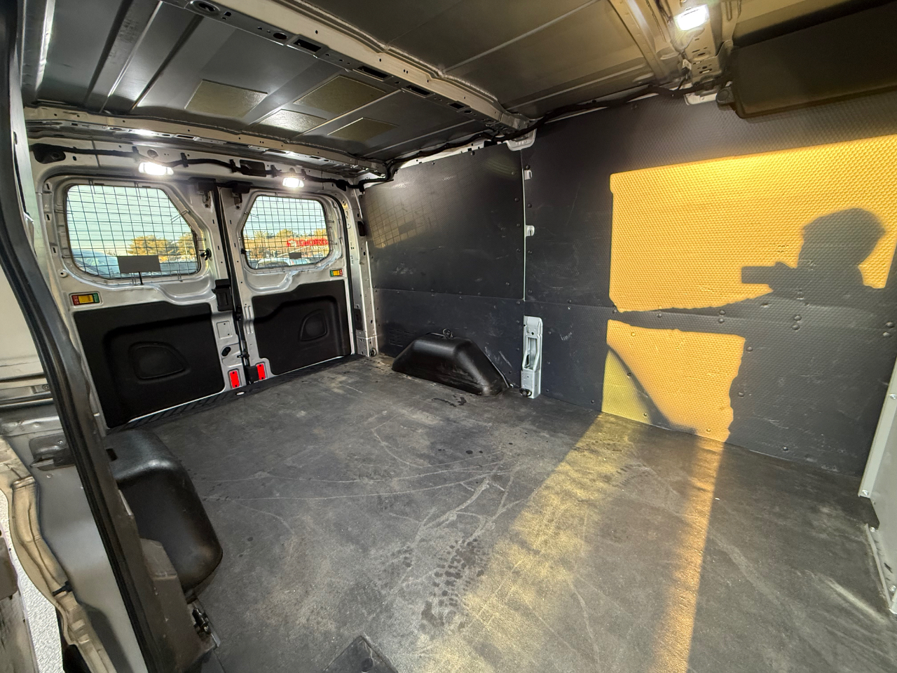 Ford Transit 250 Van Low Roof w/Sliding Pass. 130-in. WB 2019