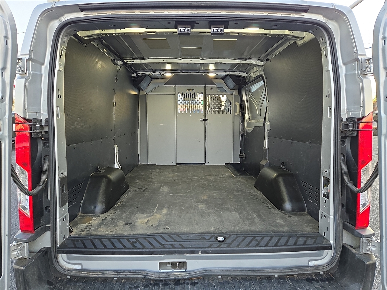 Ford Transit 250 Van Low Roof w/Sliding Pass. 130-in. WB 2019