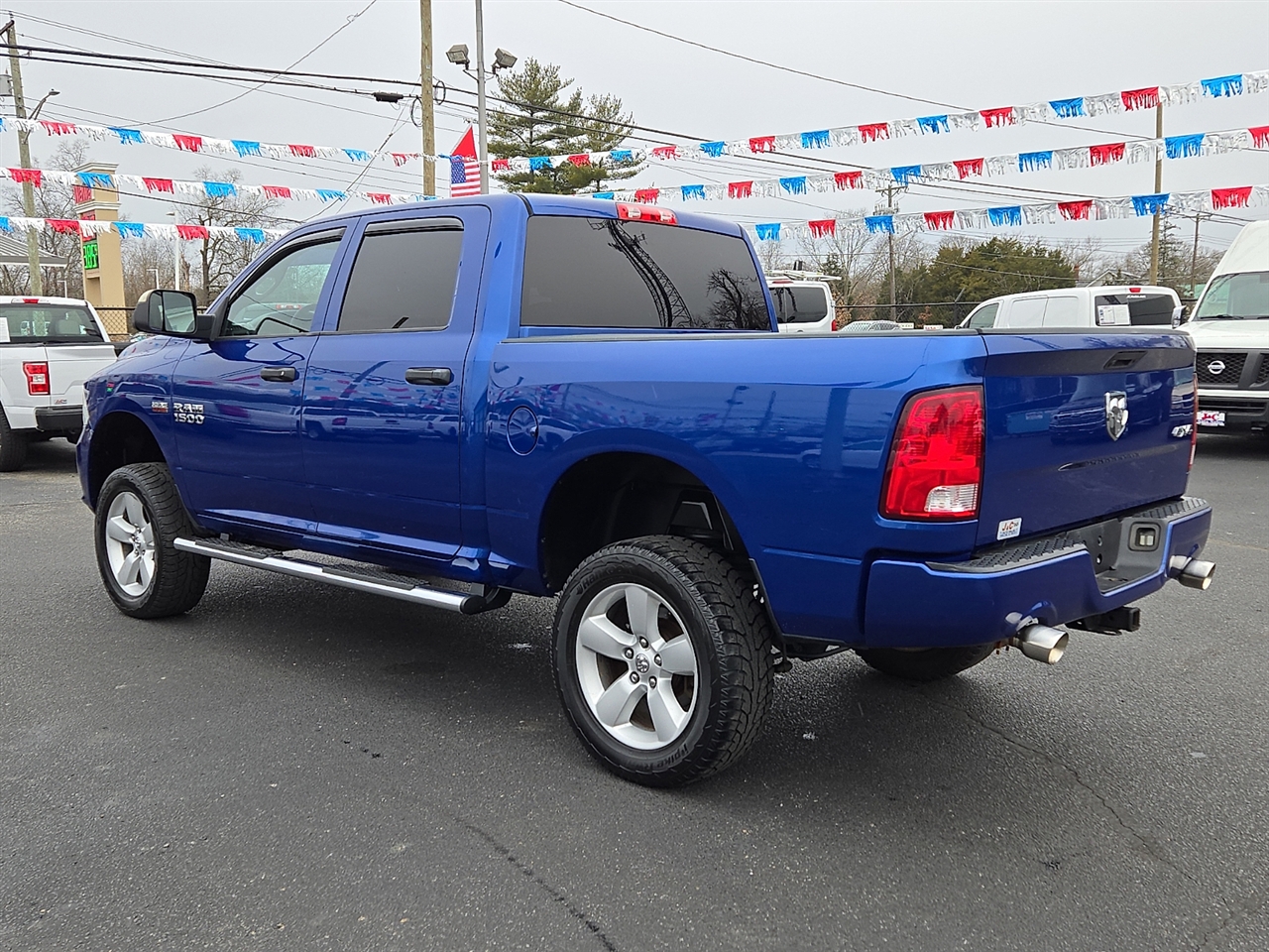 RAM 1500 Tradesman Crew Cab SWB 4WD 2017