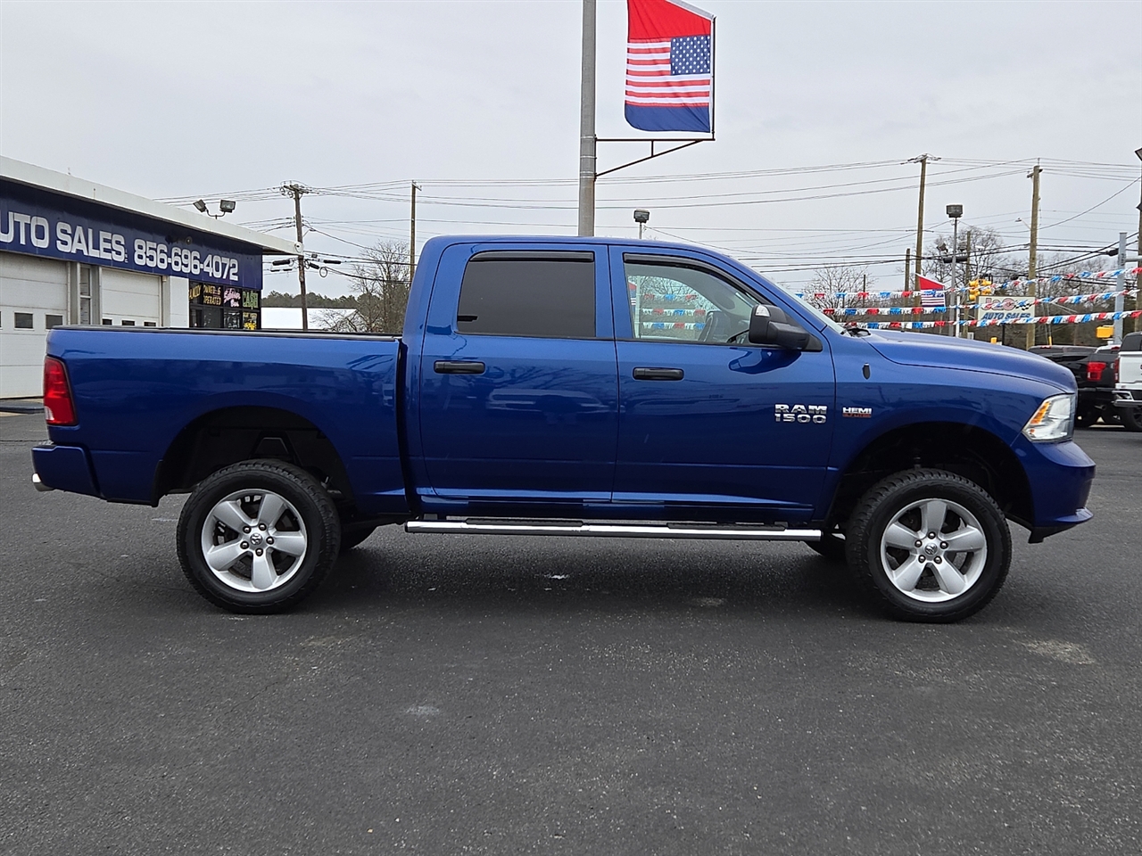 RAM 1500 Tradesman Crew Cab SWB 4WD 2017