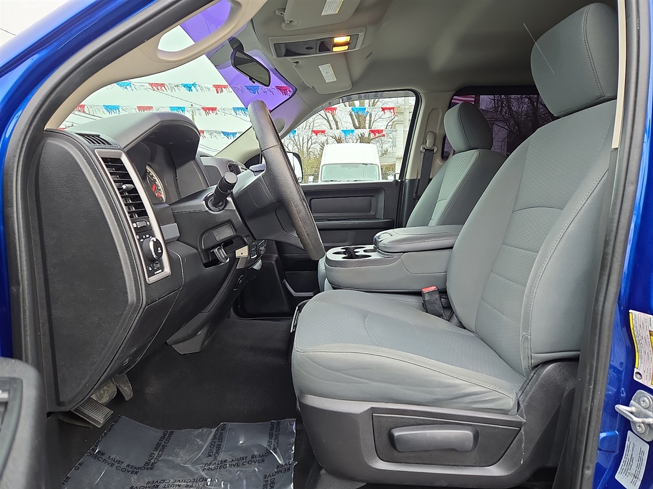 RAM 1500 Tradesman Crew Cab SWB 4WD 2017