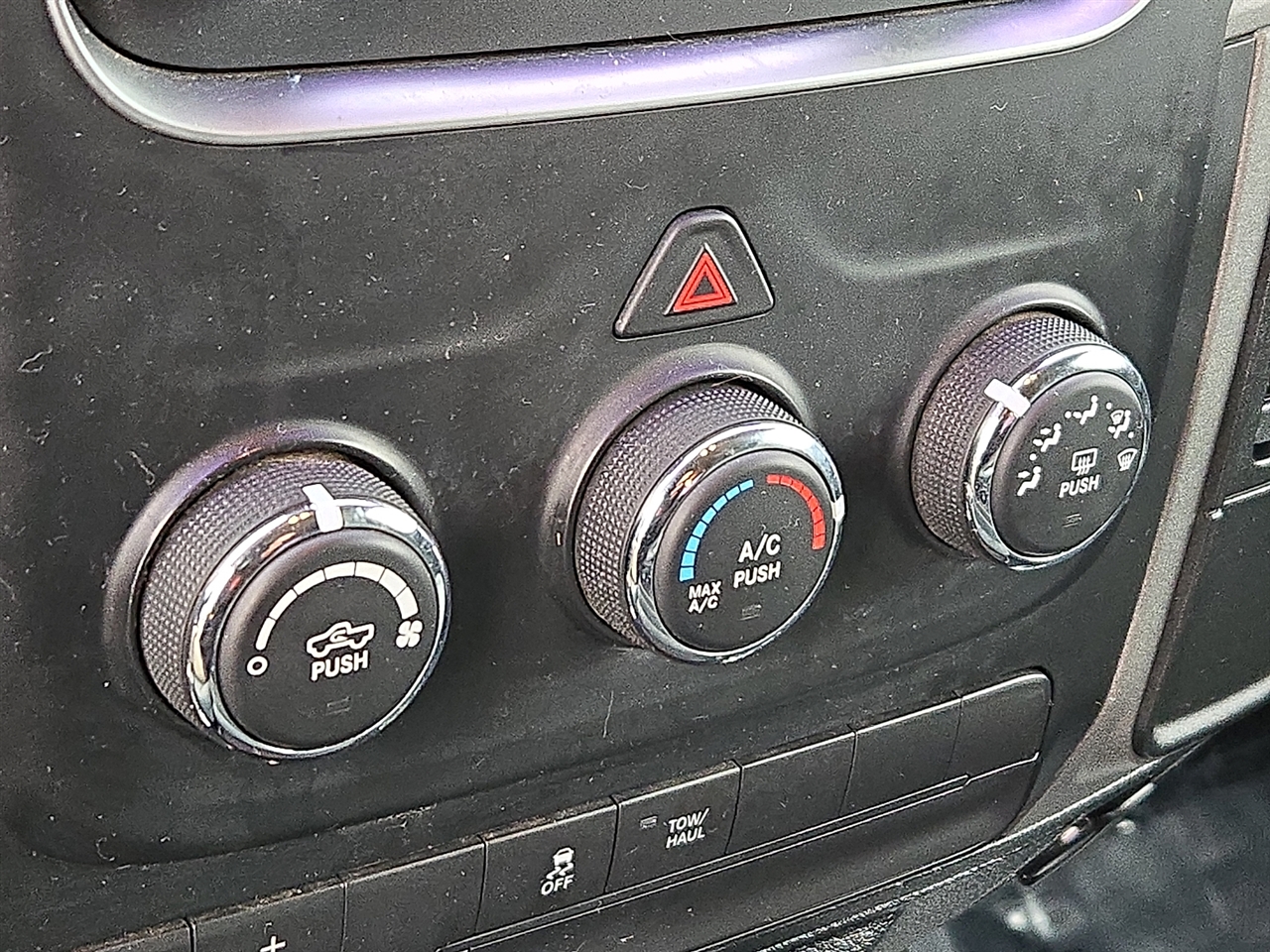 RAM 1500 Tradesman Crew Cab SWB 4WD 2017