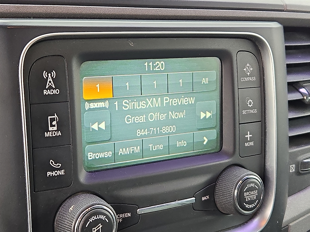 RAM 1500 Tradesman Crew Cab SWB 4WD 2017