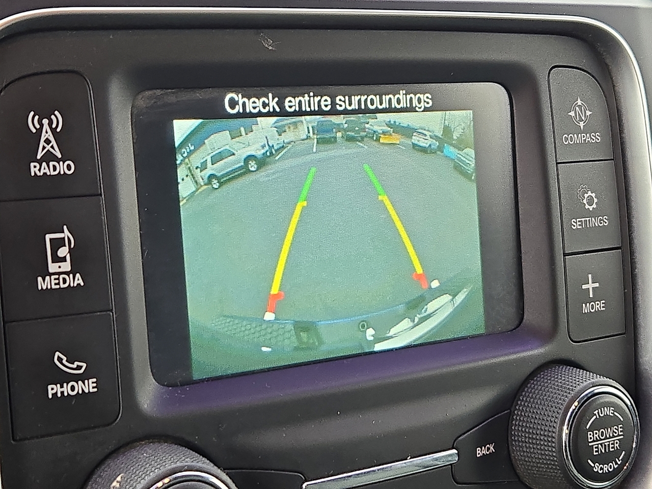 RAM 1500 Tradesman Crew Cab SWB 4WD 2017