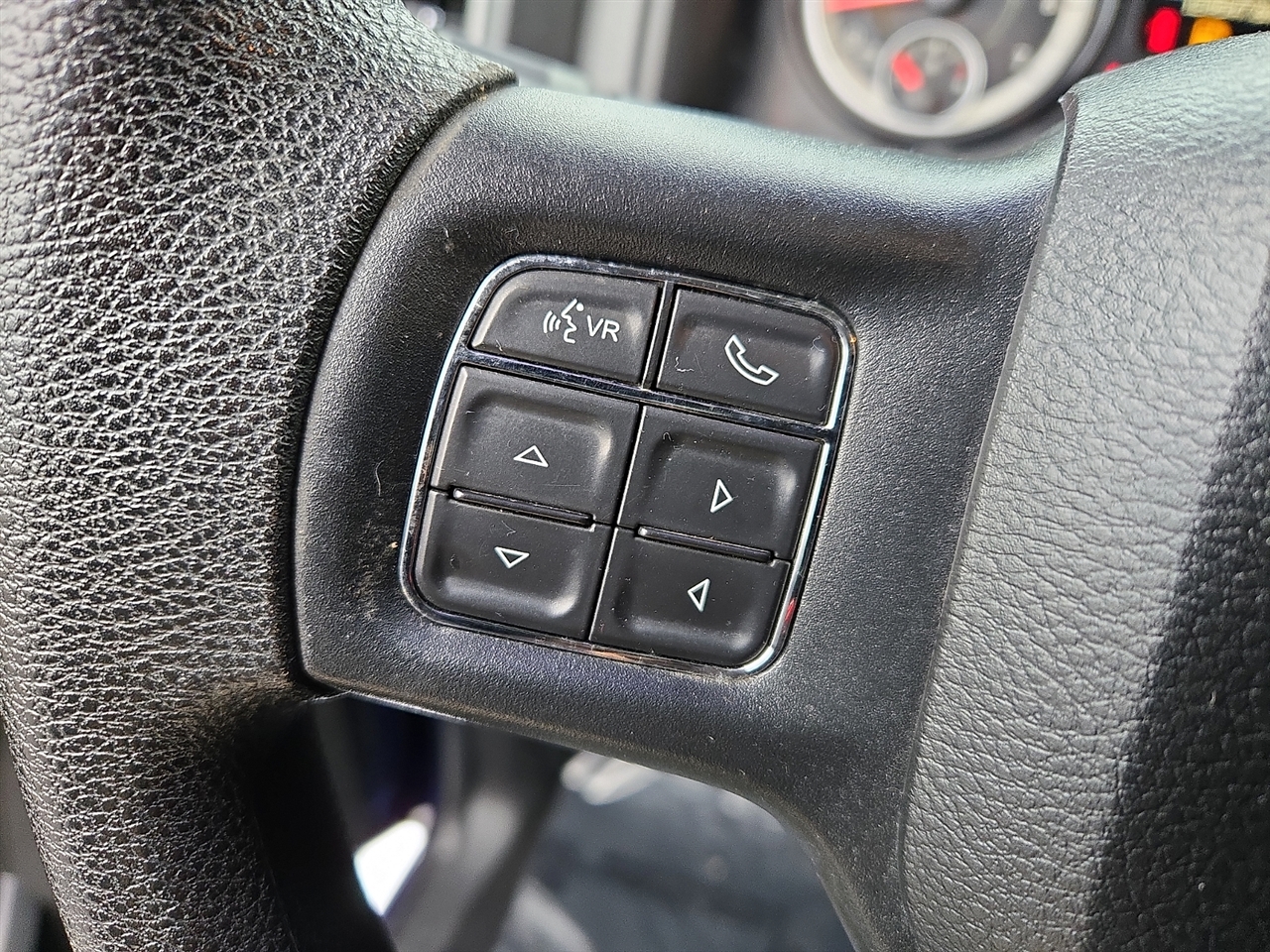 RAM 1500 Tradesman Crew Cab SWB 4WD 2017