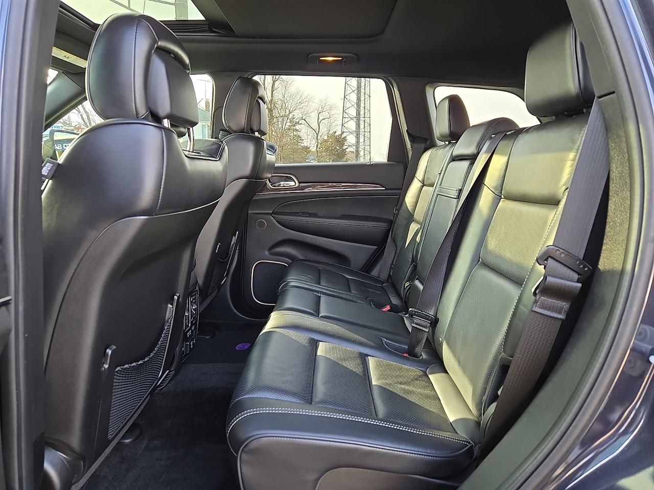 Jeep Grand Cherokee Overland 2WD 2015