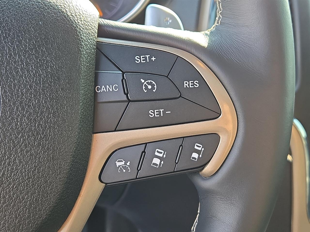 Jeep Grand Cherokee Overland 2WD 2015