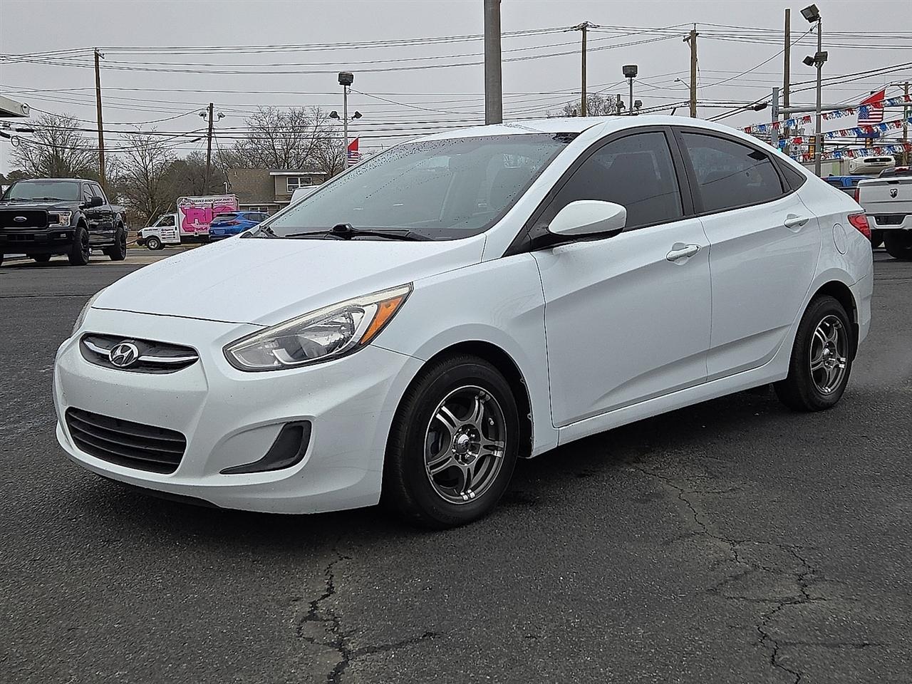 Hyundai Accent SE 4-Door 6A 2016