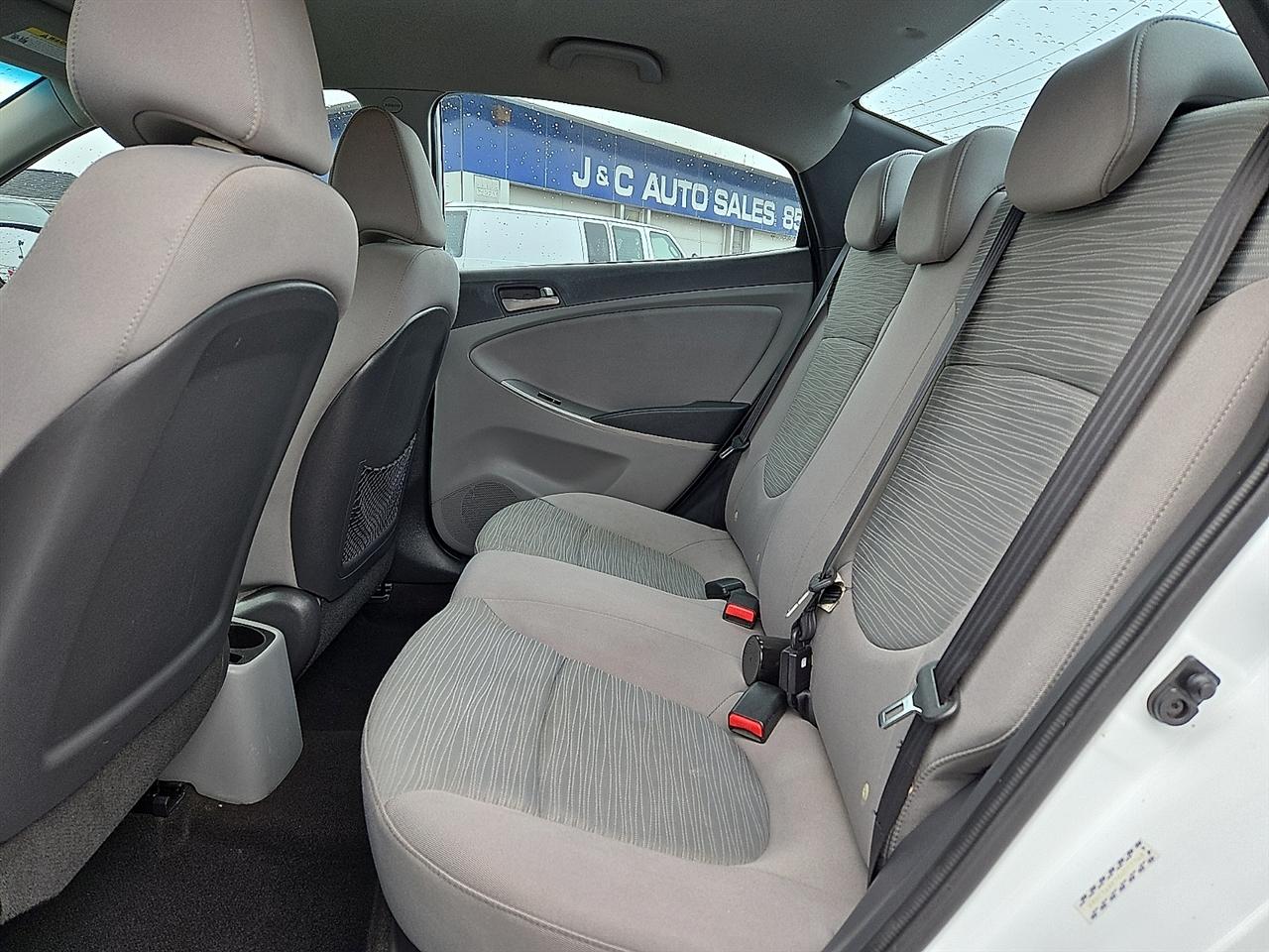 Hyundai Accent SE 4-Door 6A 2016