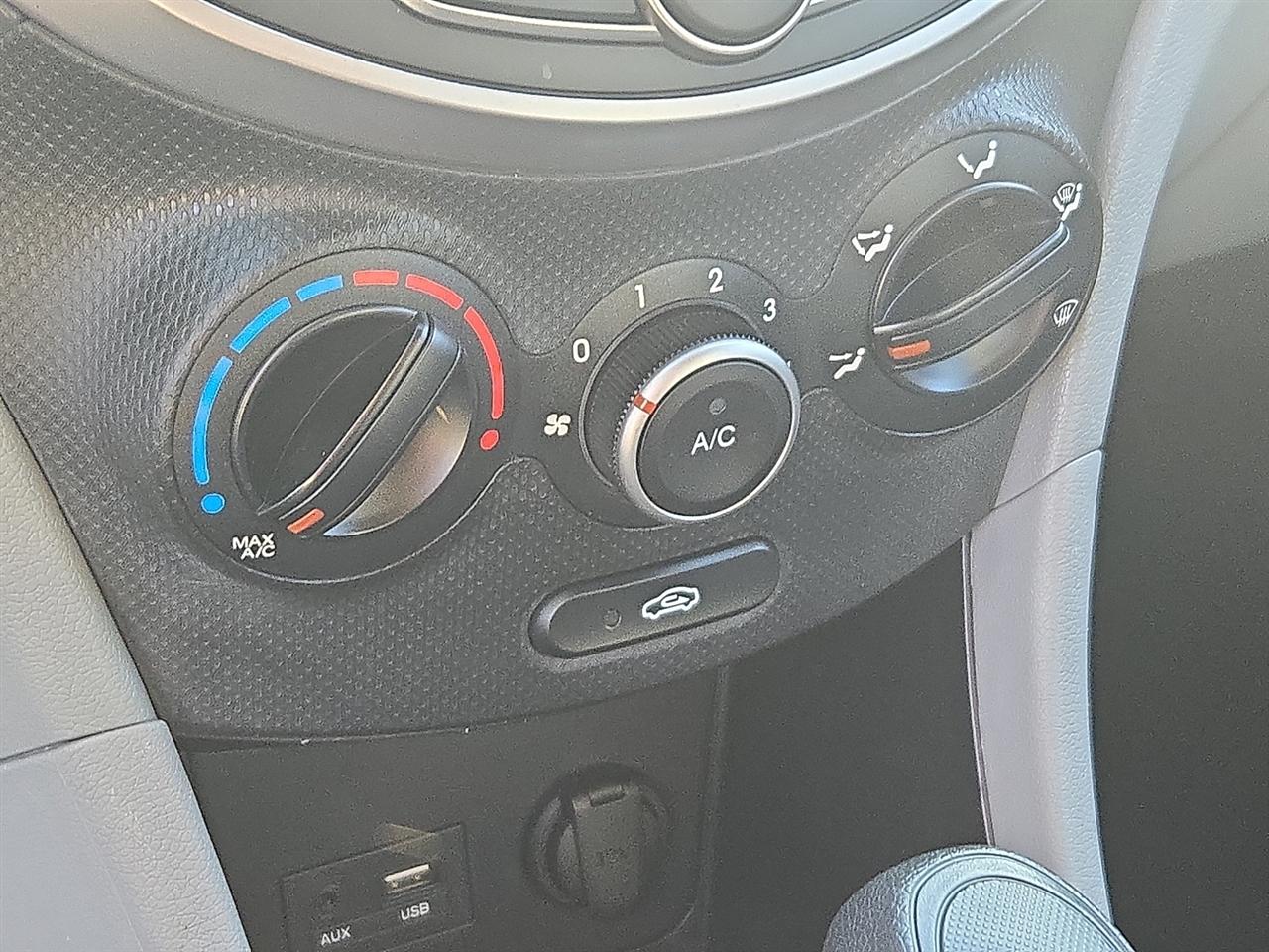 Hyundai Accent SE 4-Door 6A 2016