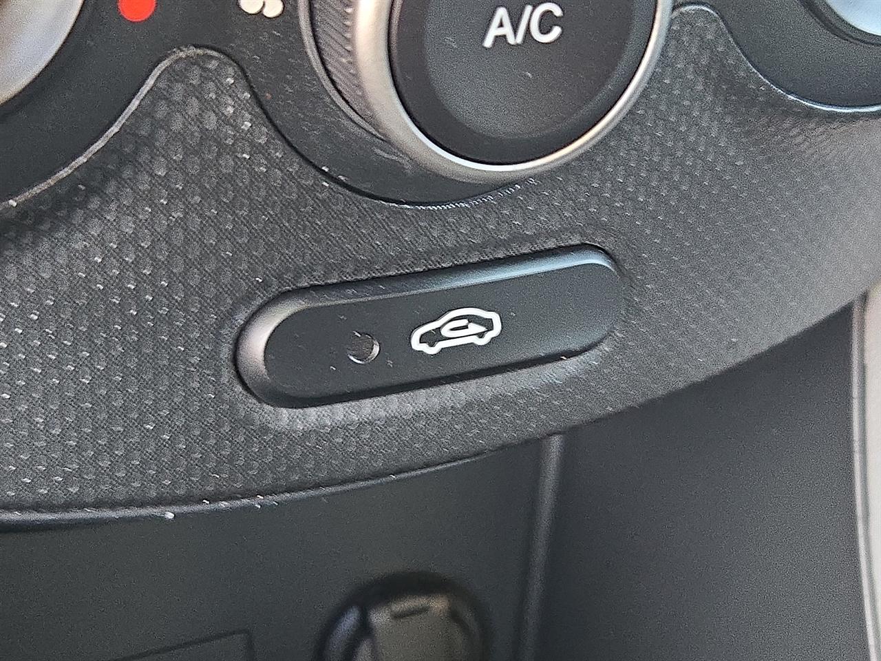 Hyundai Accent SE 4-Door 6A 2016