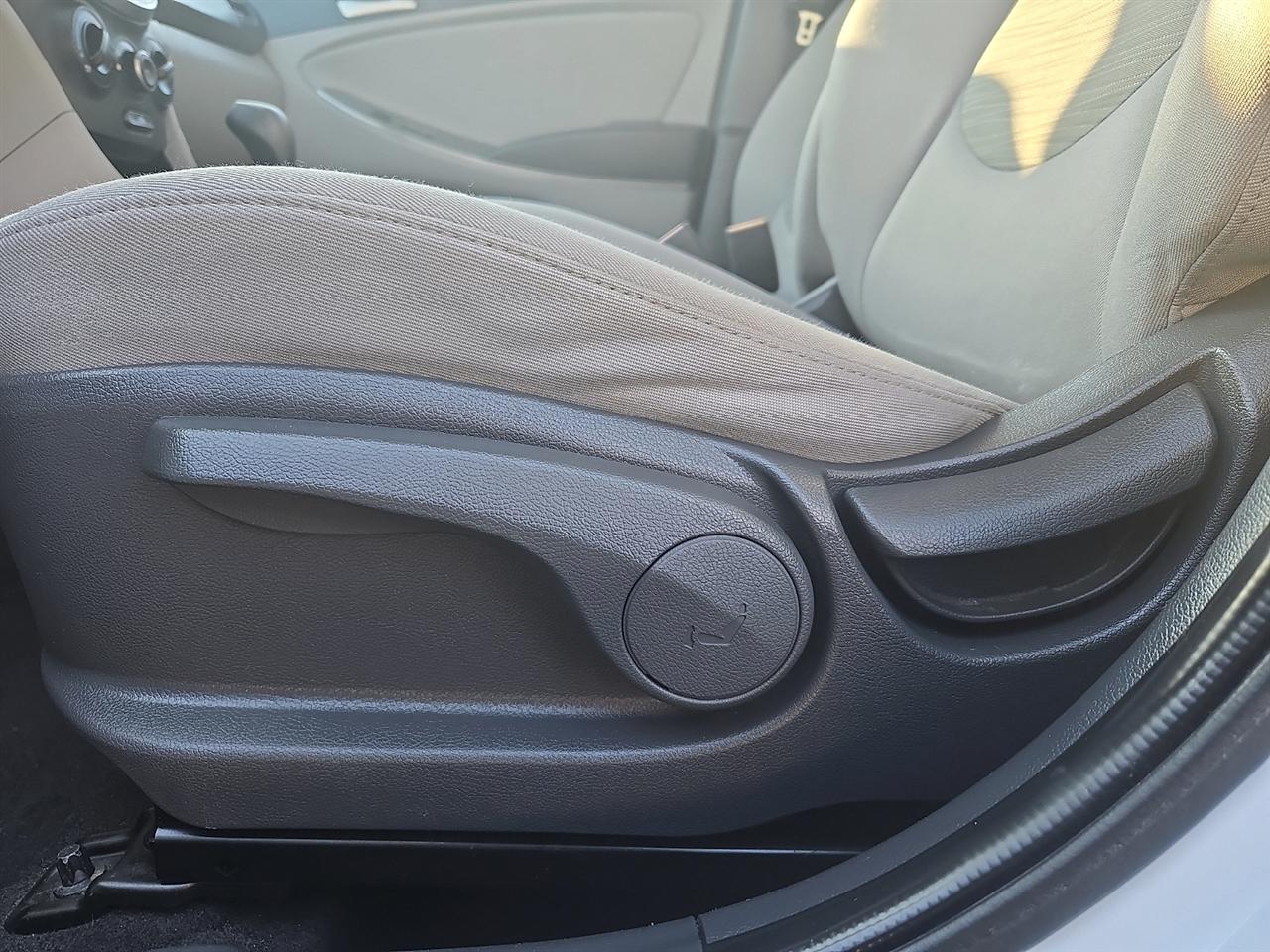 Hyundai Accent SE 4-Door 6A 2016