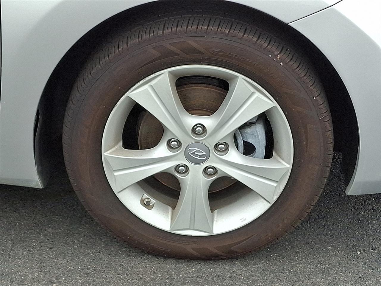 Hyundai Elantra GS Coupe A/T 2013