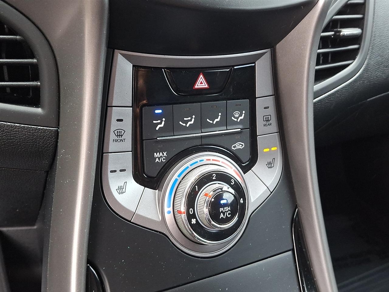 Hyundai Elantra GS Coupe A/T 2013