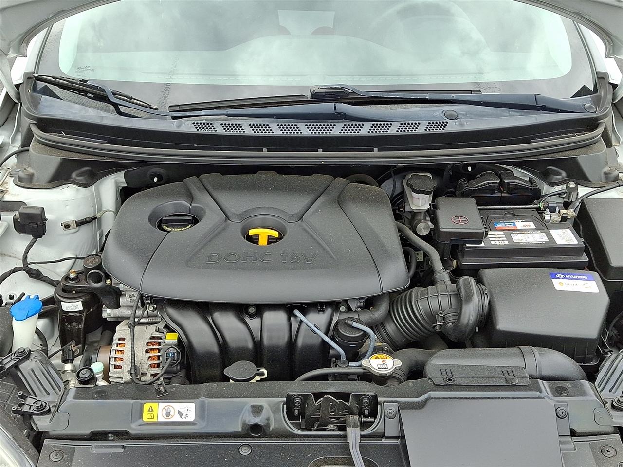 Hyundai Elantra GS Coupe A/T 2013