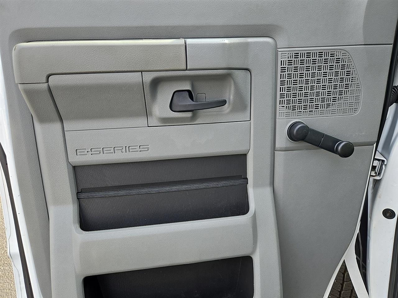 Ford Econoline E-150 2014