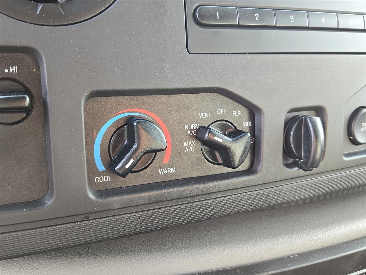 Ford Econoline E-150 2014