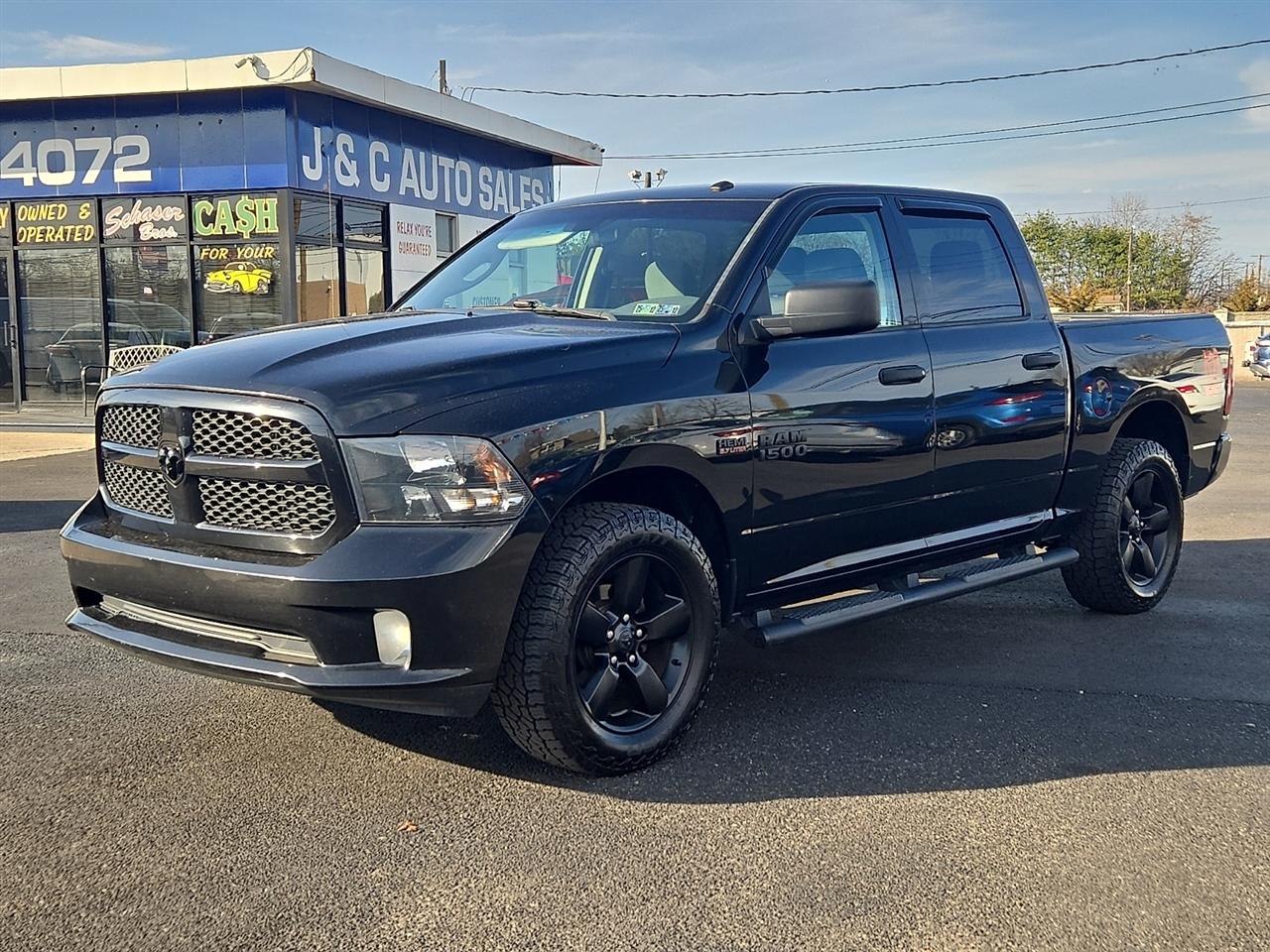 RAM 1500 Tradesman Crew Cab SWB 4WD 2017