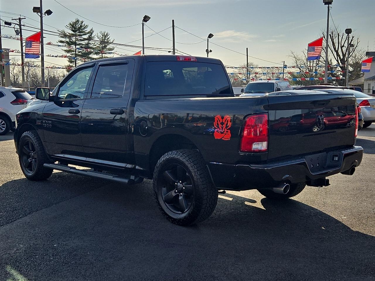 RAM 1500 Tradesman Crew Cab SWB 4WD 2017