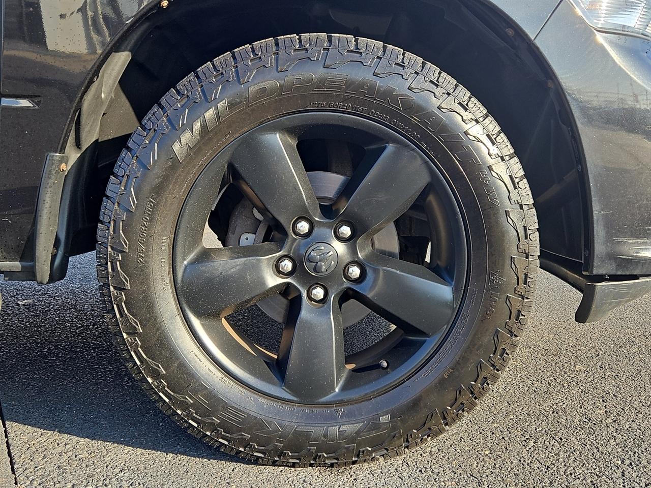 RAM 1500 Tradesman Crew Cab SWB 4WD 2017