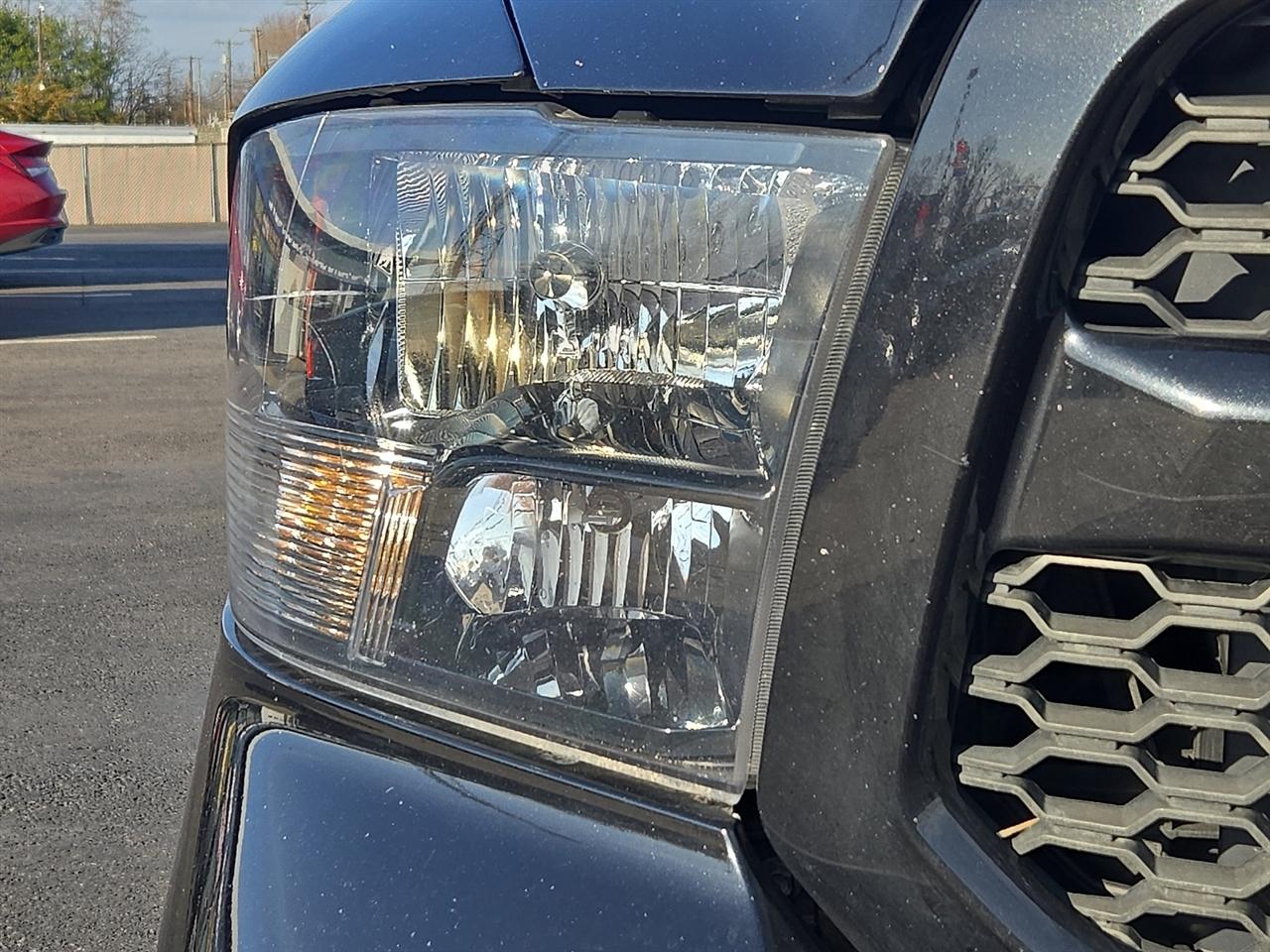 RAM 1500 Tradesman Crew Cab SWB 4WD 2017