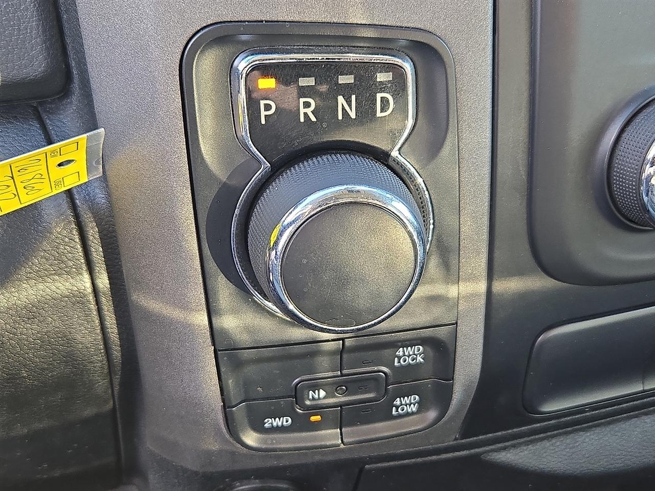 RAM 1500 Tradesman Crew Cab SWB 4WD 2017