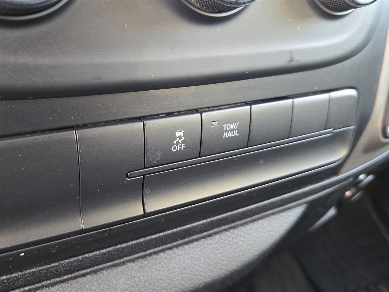 RAM 1500 Tradesman Crew Cab SWB 4WD 2017