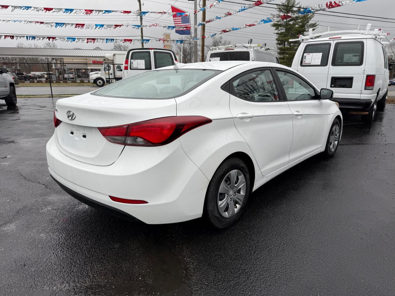 Hyundai Elantra SE 6AT 2016